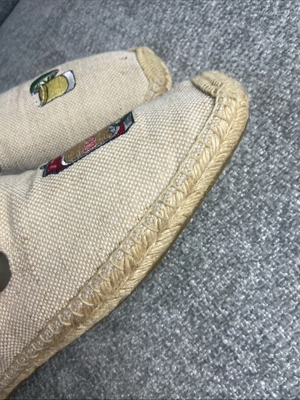 Soludos Natural Canvas mens size 12 Espadrilles with Red & Green Drink Embroider